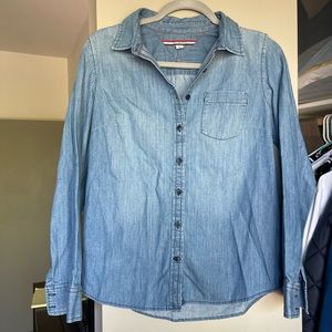 Classic Tommy Hilfiger denim shirt